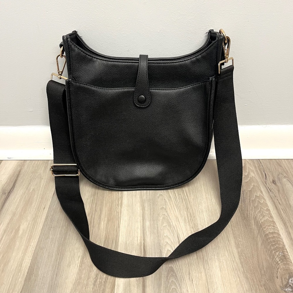 Ahdorned Black Pebbled Vegan Leather Messenger Crossbody Purse Bag